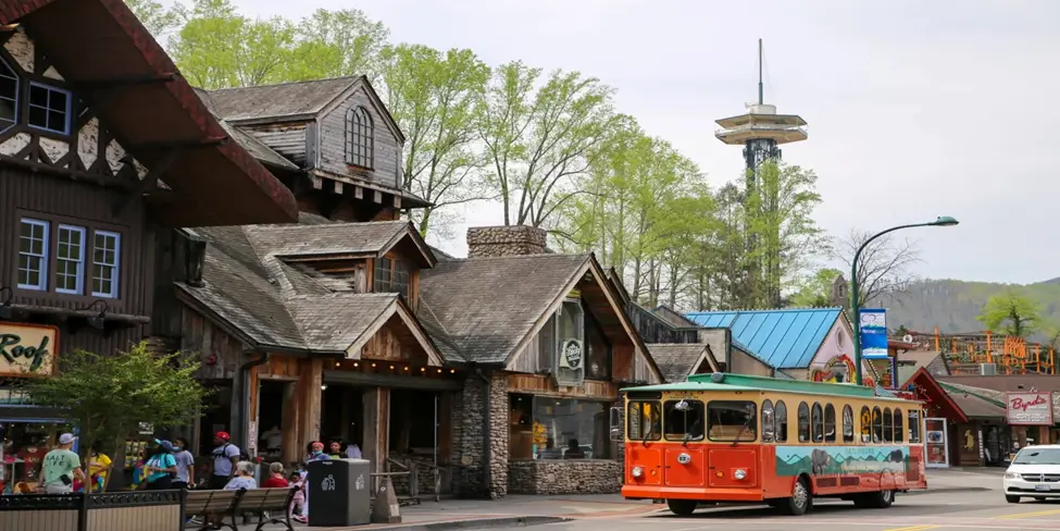 Best 7 Weekend Getaway Packages to Gatlinburg, TN for 2026